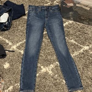 American Eagle size 8 short jeans